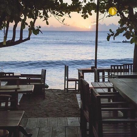 Gecko Restaurant & Rooms Arugam Bay Esterno foto