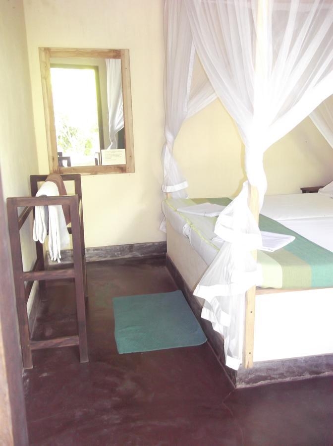 Gecko Restaurant & Rooms Arugam Bay Esterno foto